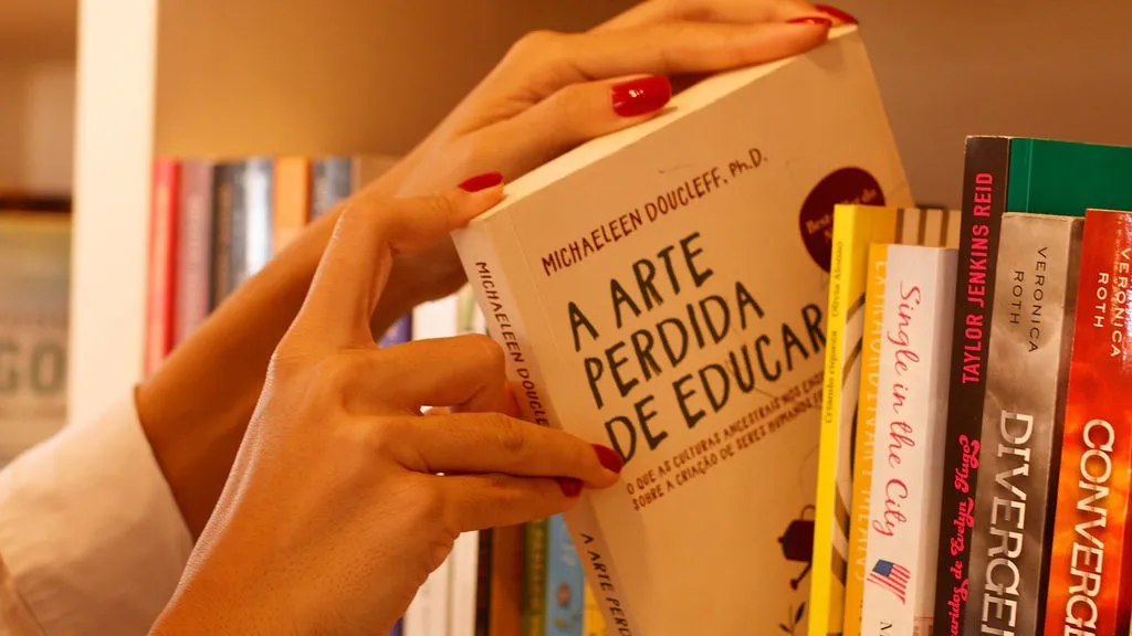Quando a maternidade vira um sistema de aprendizado: construindo um ecossistema de conhecimento para mães modernas